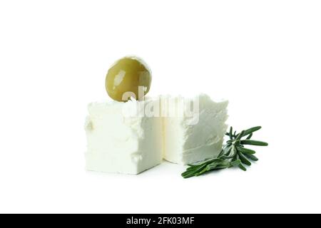 Formaggio feta, olive e rosmarino isolati su sfondo bianco Foto Stock