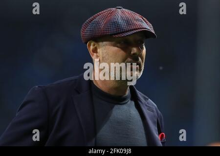 Bergamo, Italia, 25 aprile 2021. Sinisa Mihajlovic allenatore principale del Bologna FC durante la partita della serie A allo stadio Gewiss di Bergamo. L'immagine di credito dovrebbe essere: Jonathan Moscop / Sportimage Foto Stock