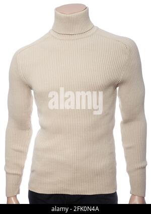 Maglia beige maglia a maniche lunghe colletto su manichino isolato sopra uno sfondo bianco Foto Stock