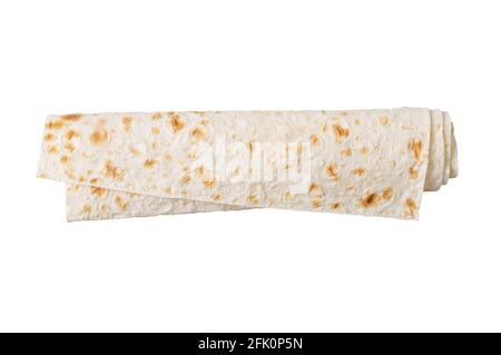 Lavash - gustoso e sano pane piatto armeno e turco azzimo. Pita sottile arrotolato isolato su sfondo bianco. Foto Stock