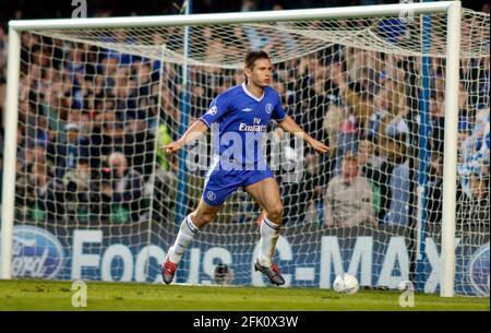 FRANK LAMPARD CHAMPIONS LEAUGE SEMI-FINALE 2° TAPPA CHELSEA V MONACO 5/5/2004 LAMPARD DOPO AVER SEGNATO IL 2° GOAL FOTO DAVID ASHDOWNCHAMPIONS CAMPIONATO DI CALCIO Foto Stock