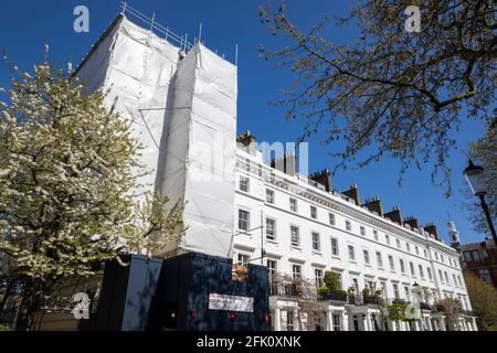 Lavori di ristrutturazione sulla terrazza casa lungo Sumner Place SW7, Royal Borough di Kensington e Chelsea, Londra, Regno Unito, Europa Foto Stock
