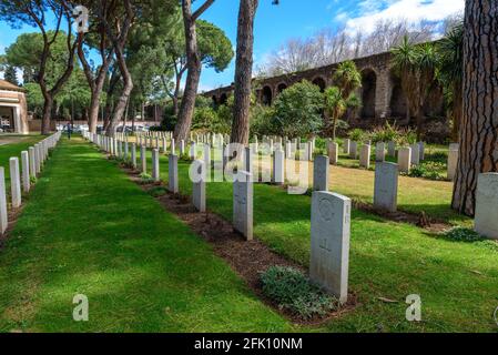 Cimitero di guerra del Commonwealth, progetto Louis de Soisson, Mure Aureliane, quartiere Testaccio, Roma, Lazio, Italia, Europa Foto Stock