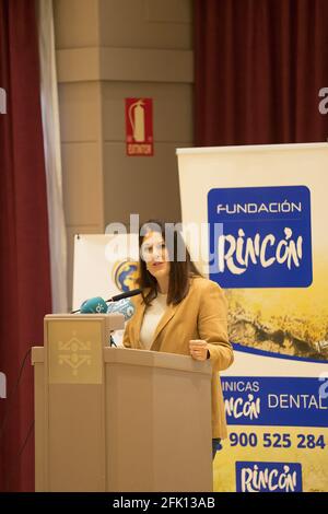 Malaga, Spagna. 27 Apr 2021. Consigliera per lo sport nel Municipio di Malaga, Noelia Losada parla durante la presentazione delle partite finali della Coppa europea EHF al Parador de M·laga Golf Club. Rincon Fertilidad Malaga è la prima squadra andalusa a raggiungere la finale di un concorso europeo di pallamano. La prima partita contro RK Lokomotiv Zagreb si disputerà il 1° maggio a Malaga. La seconda partita si terrà il 9 maggio a Zagabria. (Foto di Francis Gonzalez/SOPA Images/Sipa USA) Credit: Sipa USA/Alamy Live News Foto Stock