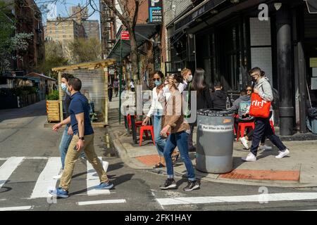 Il quartiere Lower East Side di New York sabato 10 aprile 2021. ( © Richard B. Levine) Foto Stock