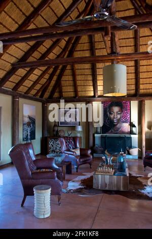 Il salotto del Hoodia Desert Lodge, vicino alle famose dune di sabbia rossa di Sossusvlei all'interno del Namib-Naukluft Park, Namibia. Foto Stock