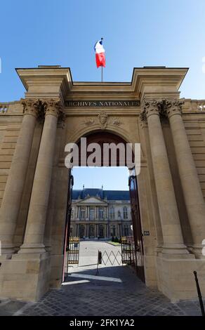 Gli Archivi nazionali si trovano dal 1808 in un gruppo di edifici che comprende l'Hotel de Soubise e l'Hotel de Rohan nel quartiere di le Marais. Parigi . Foto Stock