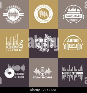 Logo musicale. Audio studio badge onde sonore forme vettoriali set di modelli Illustrazione Vettoriale