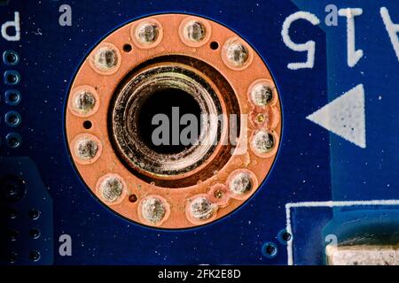 macro e closeup di foto su microchip, processori, scheda madre, all'interno di un dispositivo elettronico, un computer, un notebook Foto Stock