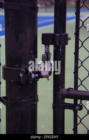 Campo da tennis con lucchetto Foto Stock