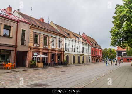 KAUNAS, LITUANIA - 17 AGOSTO 2016: Vista di Vilniaus gatve Street a Kaunas, Lituania Foto Stock