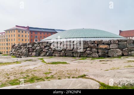 Chiesa di Temppeliaukion conosciuta anche come Chiesa della roccia a Helsinki, Finlandia Foto Stock