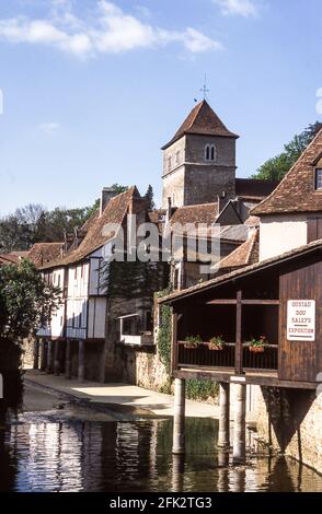 Edifici medievali a Salies-de-Bearn. Dipartimento di Pirenei Atlantici. Francia Foto Stock