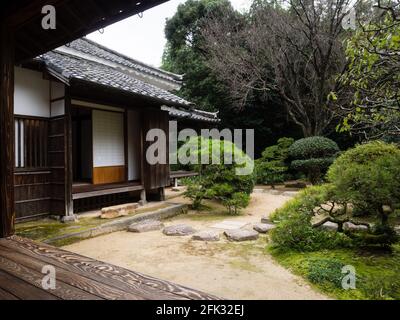 Kitsuki, Giappone - 31 ottobre 2016: Casa tradizionale giapponese con giardino alla residenza Isoya samurai Foto Stock