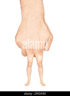 Mano spaventosa con gambe e piedi invece di dita, isolata su bianco Foto Stock