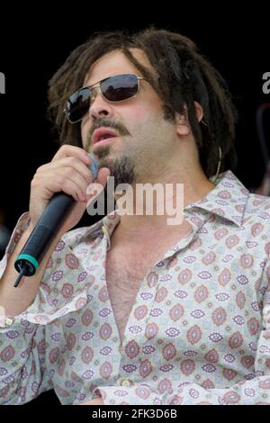 Adam Duritz - Counting Crows, V2002, Hylands Park, Chelmsford, Essex, Regno Unito - 18 agosto 2002 Foto Stock