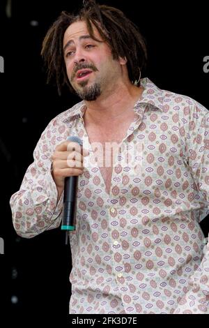 Adam Duritz - Counting Crows, V2002, Hylands Park, Chelmsford, Essex, Regno Unito - 18 agosto 2002 Foto Stock