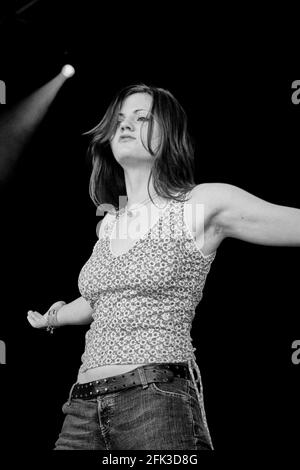 Brett Anderson - The Donnas, V2002, Hylands Park, Chelmsford, Essex, Regno Unito - 18 agosto 2002 Foto Stock