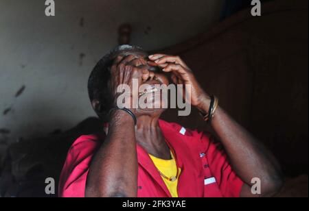 I lavoratori agricoli delle zone rurali del Sudafrica continuano ad affrontare sfide di questo tipo come licenziamenti sleali esacerbati dal blocco della pandemia del covid-19 Foto Stock