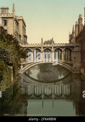 The Bridge of Sighs at St John's College, Cambridge University, Cambridge circa 1890-1900 Foto Stock