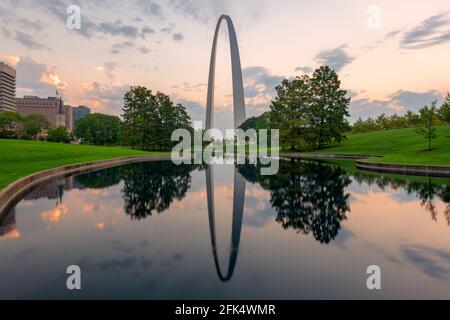 St. Louis, Missouri, USA Park view in mattinata. Foto Stock