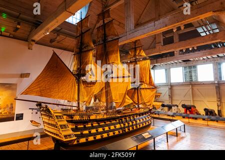 Inghilterra, Kent, Chatham, il cantiere storico, modello della vittoria di HMS fatto per il film di Hollywood 1941 'che donna di Hamilton ' con Vivien Leigh e L. Foto Stock