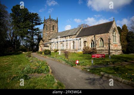 Il grado II* ha elencato la Chiesa Parrocchiale di San Martino Alfreton Derbyshire, Foto Stock