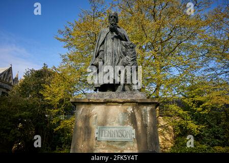 Lincoln, Lincolnshire, East Midlands, Chiesa della Cattedrale della Beata Vergine Maria di Lincoln Alfred, Lord Tennyson poeta Laureate statua Foto Stock