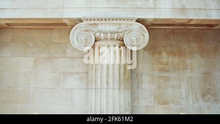 Immagine in primo piano della capitale di una colonna ionica Foto Stock