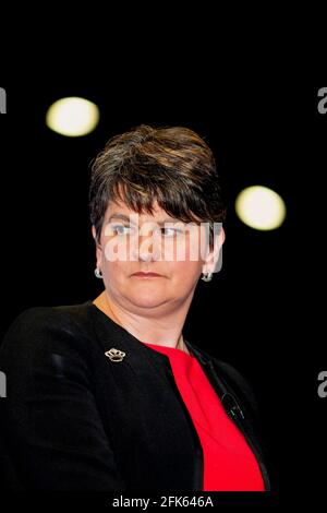 Belfast, Regno Unito. 9 Giugno 2017. Arlene Foster alle elezioni generali britanniche Conte a Belfast Credit: Bonzo/Alamy Live News Foto Stock