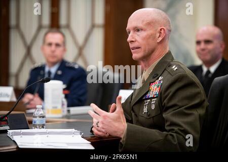 Washington, Stati Uniti d'America. 28 Apr 2021. Il maggiore generale James Glynn, comandante, comando delle operazioni speciali del corpo marino degli Stati Uniti, Appare prima di un'audizione del Senato Committee on Armed Services - SubCommittee on Emerging Threats and Capabilities per esaminare gli sforzi del comando delle operazioni speciali degli Stati Uniti per sostenere la prontezza delle forze operative speciali e trasformare la forza per le future sfide di sicurezza, nella Russell Senate Office Building a Washington, DC, Mercoledì, Aprile, 28, 2021. Credit: Rod Lamkey/CNP/Sipa USA Credit: Sipa USA/Alamy Live News Foto Stock