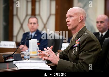 Washington, Stati Uniti d'America. 28 Apr 2021. Il maggiore generale James Glynn, comandante, comando delle operazioni speciali del corpo marino degli Stati Uniti, Appare prima di un'audizione del Senato Committee on Armed Services - SubCommittee on Emerging Threats and Capabilities per esaminare gli sforzi del comando delle operazioni speciali degli Stati Uniti per sostenere la prontezza delle forze operative speciali e trasformare la forza per le future sfide di sicurezza, nella Russell Senate Office Building a Washington, DC, Mercoledì, Aprile, 28, 2021. Credit: Rod Lamkey/CNP/Sipa USA Credit: Sipa USA/Alamy Live News Foto Stock