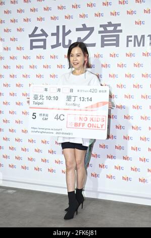 Taipei. 28 Apr 2021. Julia Peng promuove il suo nuovo album 'Delusions' a Taipei, Taiwan, Cina il 28 aprile 2021.(Photo by TPG) Credit: TopPhoto/Alamy Live News Foto Stock