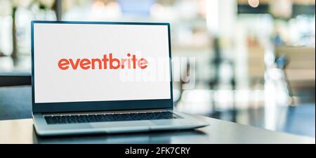 POZNAN, POL - MAR 15, 2021: Computer portatile con logo di Eventbrite, un sito web americano di gestione eventi e ticketing Foto Stock