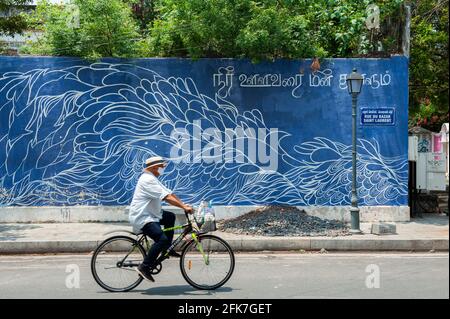 PONDICHERRY, INDIA - 2021 aprile: Rue du Bazar Saint Laurent, arte di strada di Delphine Delas. Foto Stock