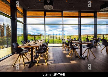 Ristorante interno dell'Hotel Varmaland a ovest dell'Islanda Foto Stock