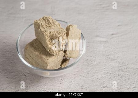 Primo piano di halva a base di semi di girasole . Foto Stock