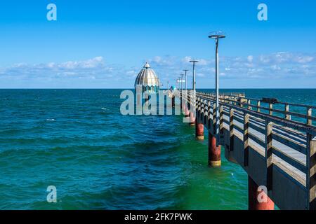 Molo sulla costa del Mar Baltico a Zingst, Germania. Foto Stock