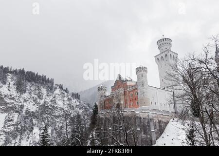Schwangau, Germania. - 27 dicembre 2014: Castello di Neuschwanstein in inverno a Schwangau, Germania. Foto Stock