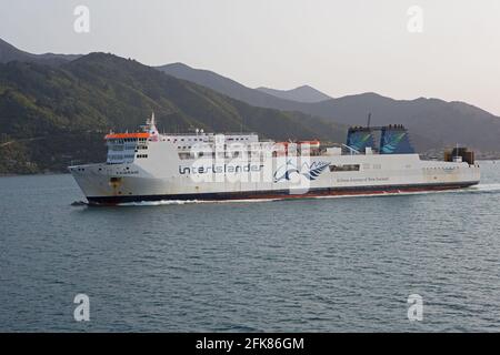 La sig.ra Kaiarahi, traghetto Ro-Ro, costruito 1998 come merchant.variously di Dawn usano le rotte europee del traghetto sotto i nomi vari 22152tons lordi 179.93 m long Foto Stock