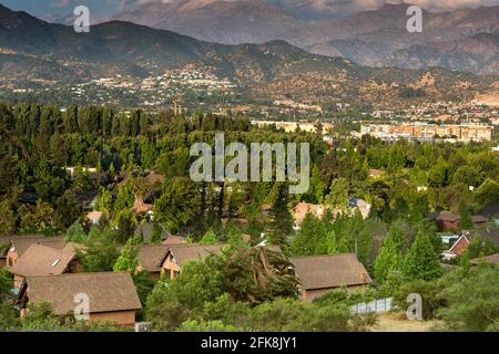 Vista sul quartiere di la Dehesa, un quartiere molto ricco ed esclusivo nel lato nord-orientale di Santiago del Cile. Foto Stock