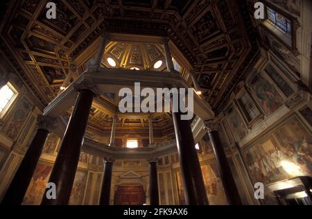 Battistero Laterano ottagonale a cupola, Archibasilica di San Giovanni in Laterano, Roma, Italia Foto Stock