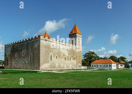 Castello episcopale di Koressaare sull'isola di Saaremaa, Estonia.fortificazione medievale in stile tardo gotico con Bastion.Sightseeing nei Baltici. Foto Stock