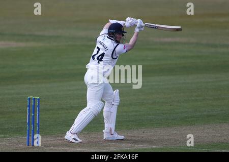 CHESTER LE STREET, REGNO UNITO. 29 APRILE Liam Norwell della Warwickshire batting durante la partita del campionato LV= County Championship tra il Durham County Cricket Club e il Warwickshire County Cricket Club a Emirates Riverside, Chester le Street giovedì 29 aprile 2021. (Credit: Mark Fletcher | MI News) Credit: MI News & Sport /Alamy Live News Foto Stock