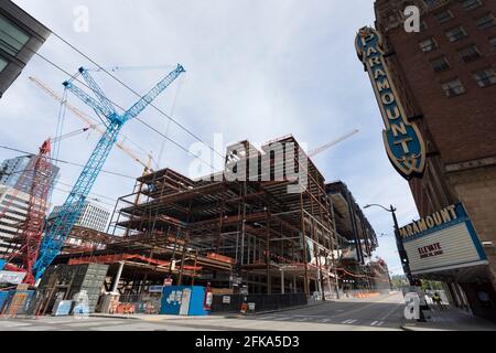 Il progetto di ampliamento del Washington state Convention Center è in costruzione giovedì 29 aprile 2021. L'edificio del Summit, un annuncio di 1.2 milioni di metri quadrati Foto Stock