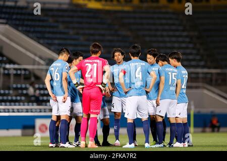 Stadio di calcio NHK Spring Mitsuzawa, Kanagawa, Giappone. 28 Apr 2021. FC/Yokohama FC team group (Yokohama FC), 28 aprile 2021 - Calcio : 2021 J. League YBYBC Levain Cup Group Stage match tra Yokohama FC 2-0 Kashiwa Reysol allo stadio NHK Spring Mitsuzawa Football Stadium, Kanagawa, Giappone. Credit: AFLO/Alamy Live News Foto Stock