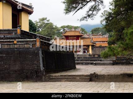 Hue, Vietnam - 12 marzo 2016: Sui terreni della tomba di Minh Mang, una delle Tombe imperiali di Hue Foto Stock