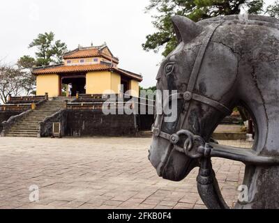 Hue, Vietnam - 12 marzo 2016: Sui terreni della tomba di Minh Mang, una delle Tombe imperiali di Hue Foto Stock