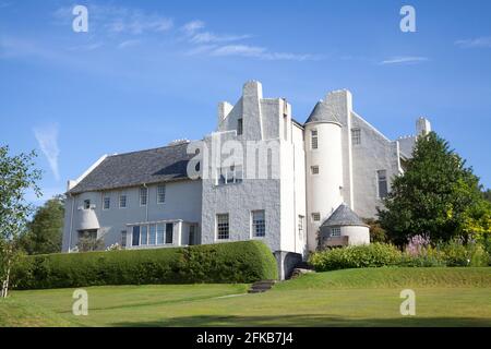 Charles Rennie Mackintosh ha progettato Hill House a Helensburgh, Scozia. Aperto al pubblico sotto il National Trust for Scotland. Foto Stock