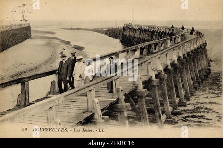 COURSEULLES-SUR-MER. Reparto francese: 14 - Calvados. Regione: Normandia (ex bassa Normandia). Cartolina fine del 19 ° secolo - inizio del 20 ° secolo Foto Stock